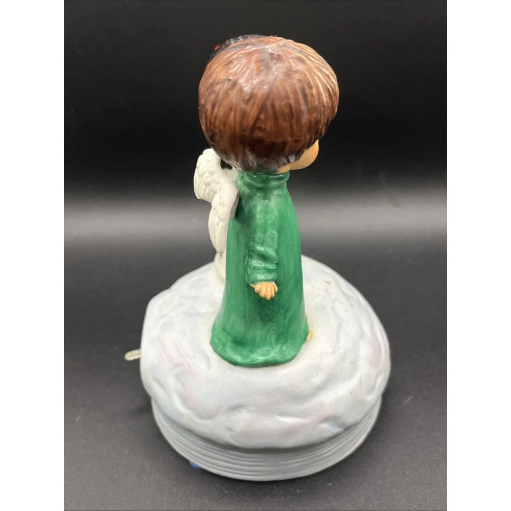 Vintage 1975 Gorman Moppets Kissing‎ Angels Music Box White Christmas Ceramic